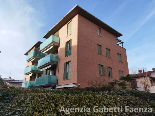 appartamento in vendita a Faenza in zona Centro Storico