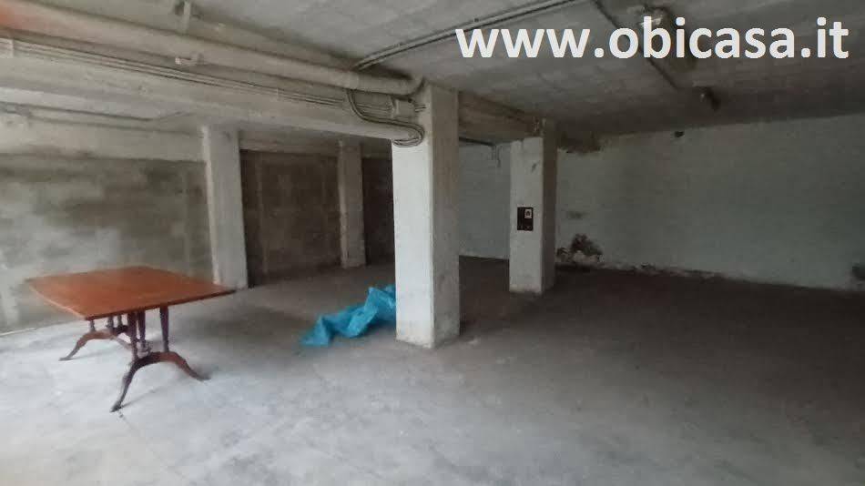 locale commerciale in vendita a Faenza