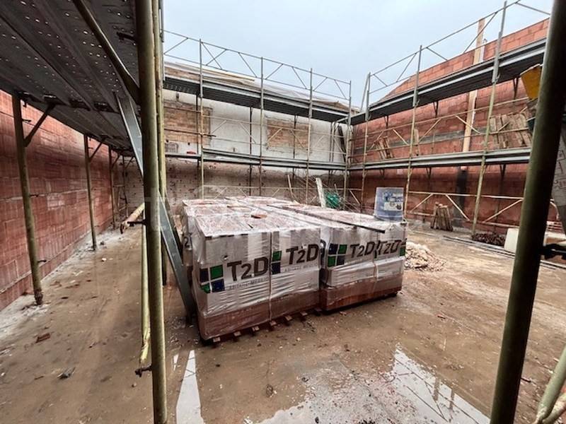 locale commerciale in vendita a Faenza