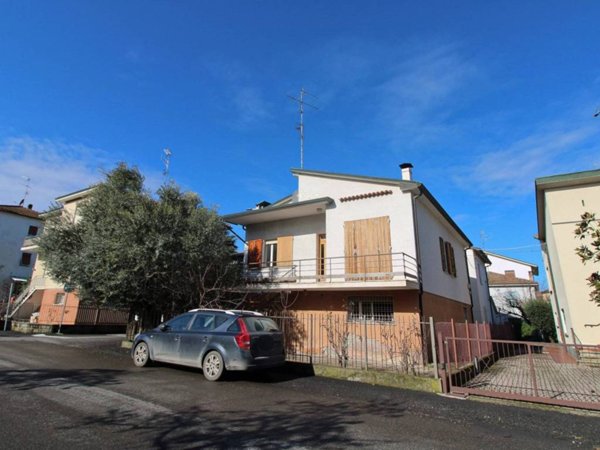 casa indipendente in vendita a Faenza