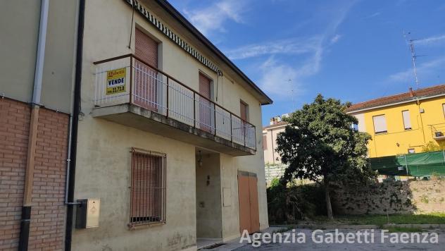 casa indipendente in vendita a Faenza