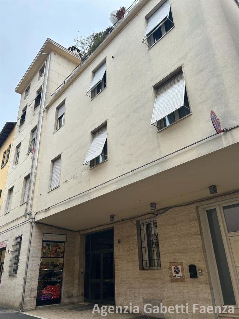 appartamento in vendita a Faenza in zona Centro Storico