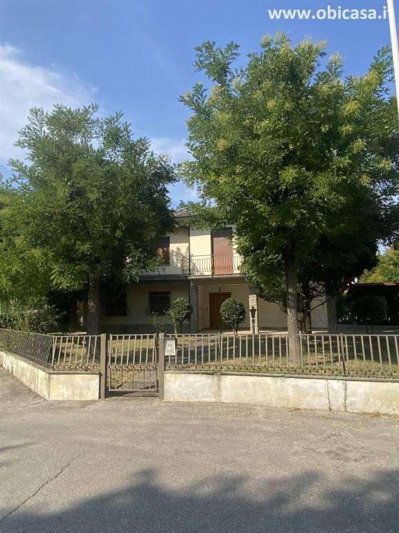 casa indipendente in vendita a Faenza