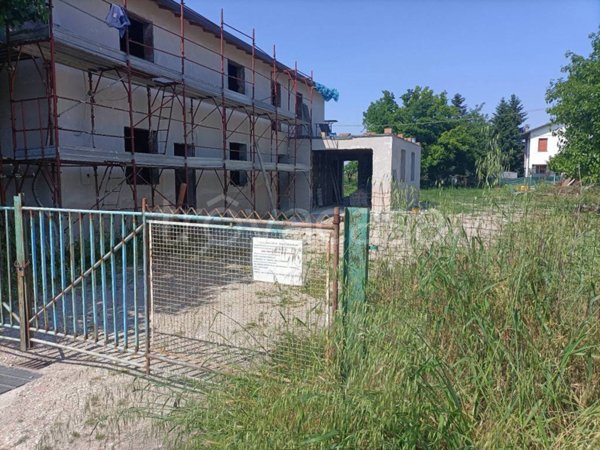 casa indipendente in vendita a Faenza in zona Mezzeno