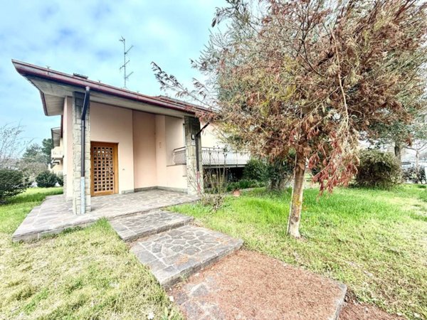 casa indipendente in vendita a Faenza in zona Reda