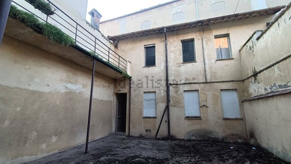 appartamento in vendita a Faenza in zona Centro Storico