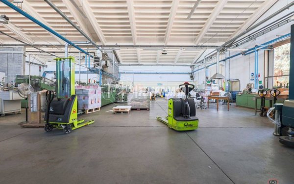 capannone in vendita a Faenza in zona Fossolo