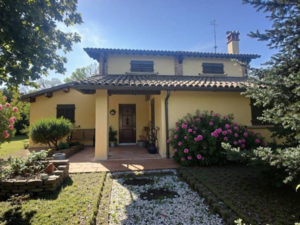 casa indipendente in vendita a Faenza in zona Centro Storico