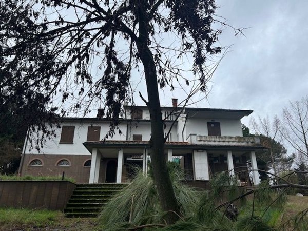 casa indipendente in vendita a Faenza in zona Santa Lucia