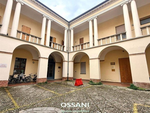 appartamento in vendita a Faenza in zona Centro Storico