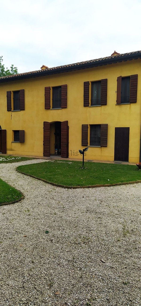 casa indipendente in vendita a Faenza in zona Centro Storico