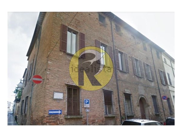 casa indipendente in vendita a Faenza in zona Centro Storico