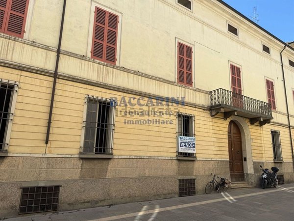 casa indipendente in vendita a Faenza in zona Centro Storico
