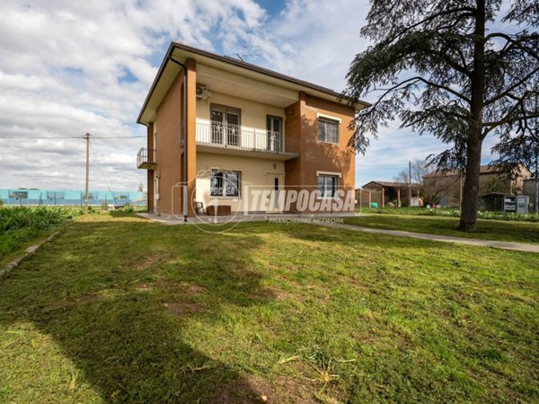 casa indipendente in vendita a Faenza in zona Reda