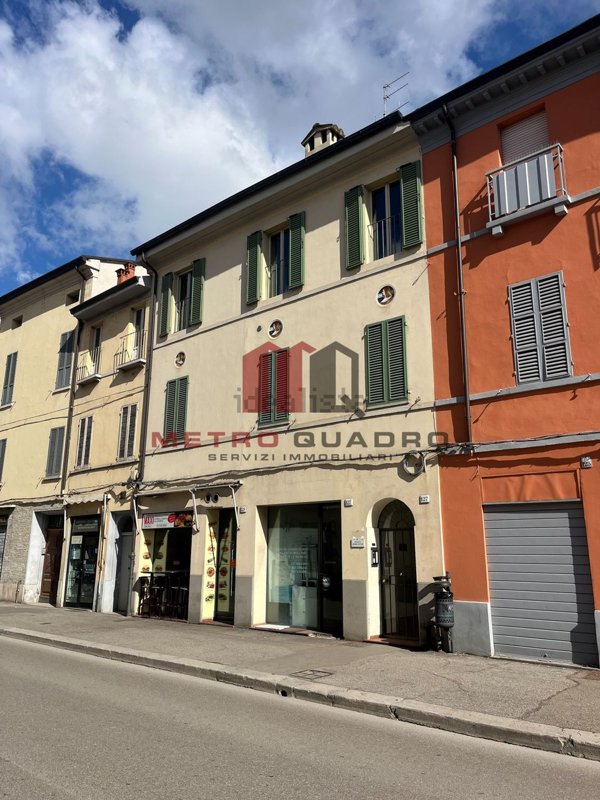 negozio in vendita a Faenza in zona Centro Storico