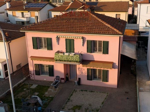 casa indipendente in vendita a Faenza