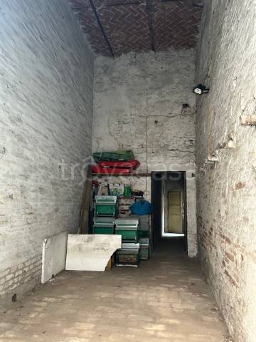 locale commerciale in vendita a Faenza in zona Centro Storico