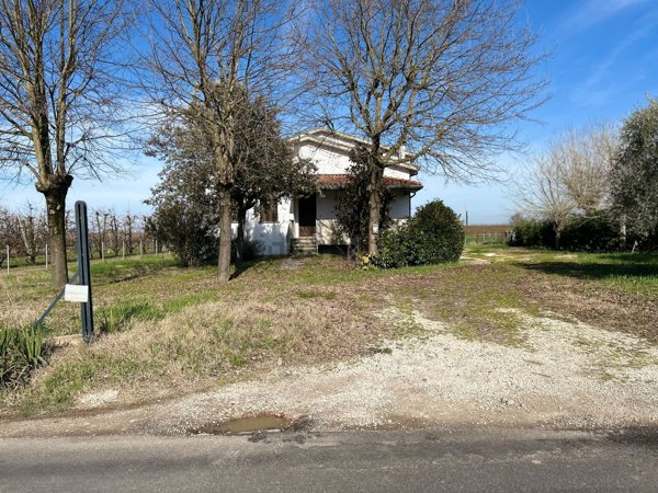 casa indipendente in vendita a Faenza