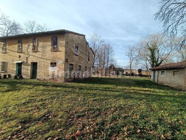 esavano in vendita a Faenza in zona Sarna