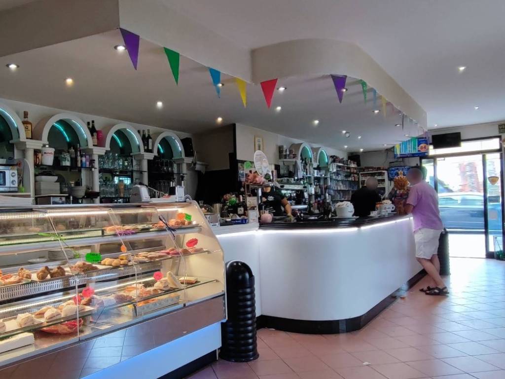 negozio in vendita a Faenza in zona Granarolo