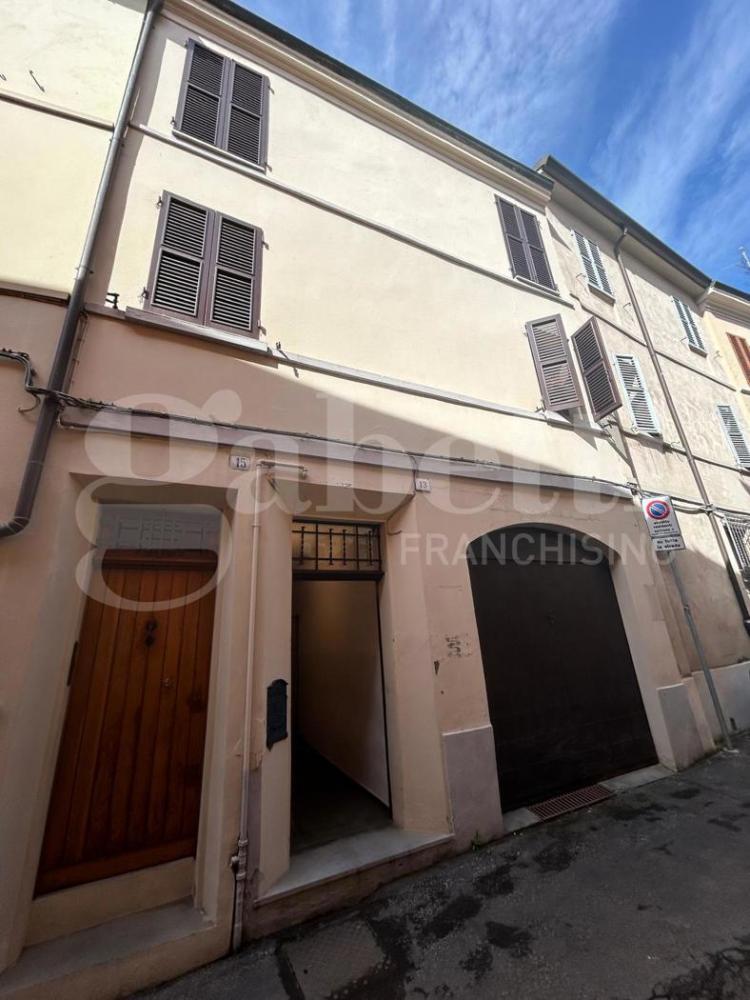 casa indipendente in vendita a Faenza in zona Centro Storico