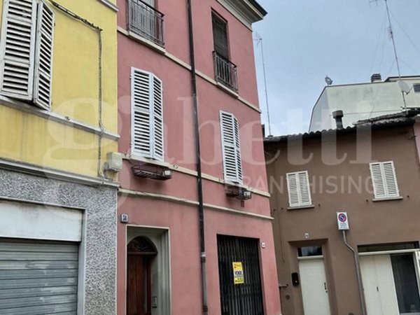 casa indipendente in vendita a Faenza in zona Centro Storico
