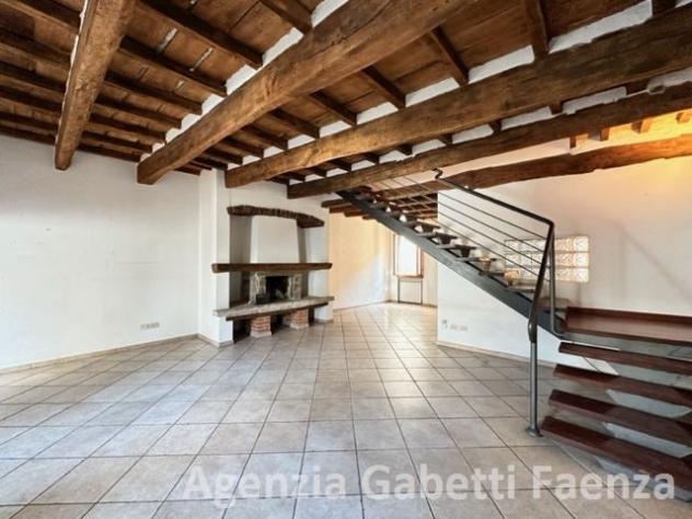 casa indipendente in vendita a Faenza in zona Centro Storico