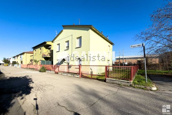 casa indipendente in vendita a Faenza