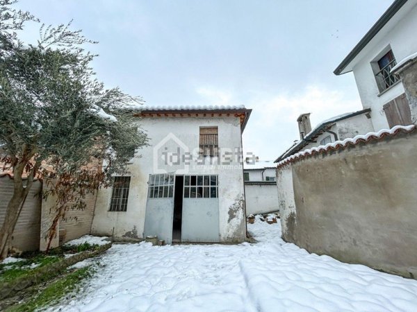 appartamento in vendita a Faenza in zona Centro Storico