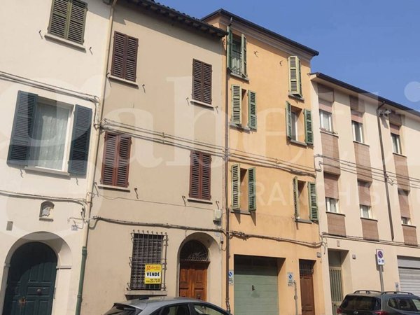 casa indipendente in vendita a Faenza in zona Centro Storico