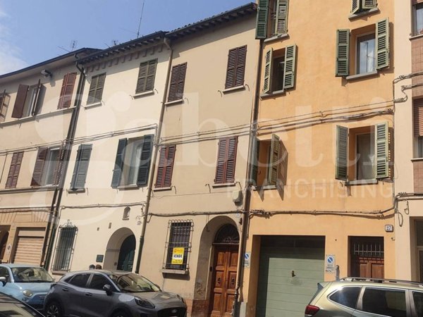 casa indipendente in vendita a Faenza in zona Centro Storico