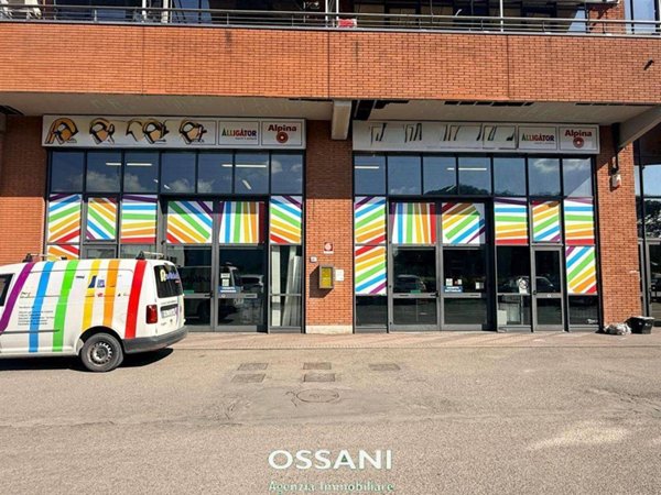 locale commerciale in vendita a Faenza