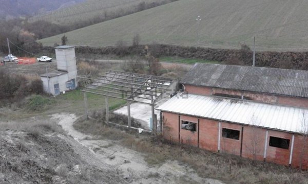 locale di sgombero in vendita a Faenza
