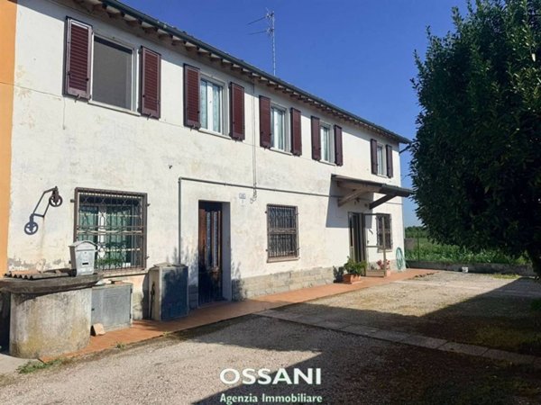 casa indipendente in vendita a Faenza in zona Pieve Cesato
