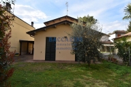 casa indipendente in vendita a Faenza in zona Reda