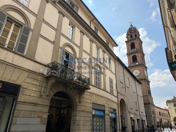 ufficio in vendita a Faenza in zona Centro Storico
