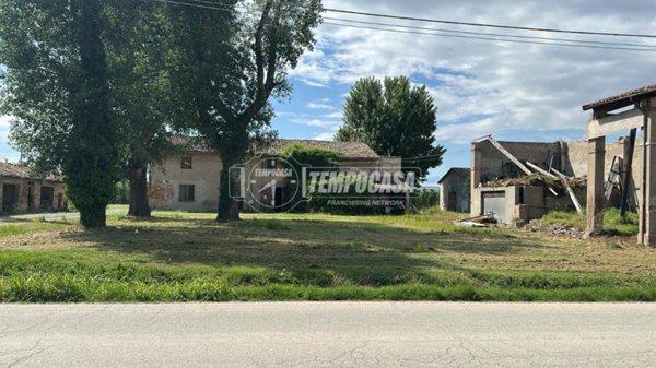 casa indipendente in vendita a Faenza