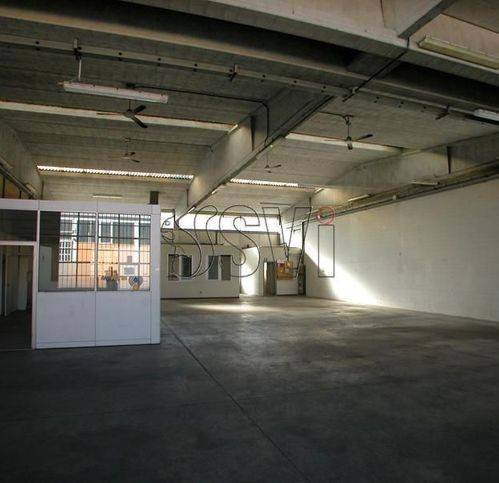 locale commerciale in vendita a Faenza