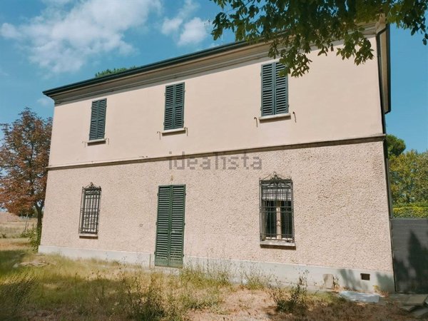 appartamento in vendita a Faenza in zona Centro Storico