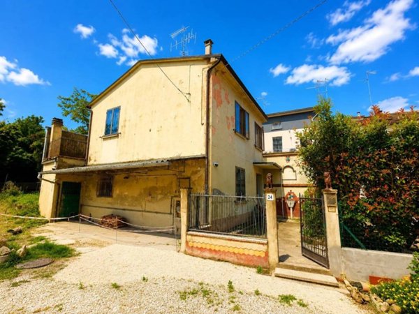 casa indipendente in vendita a Faenza