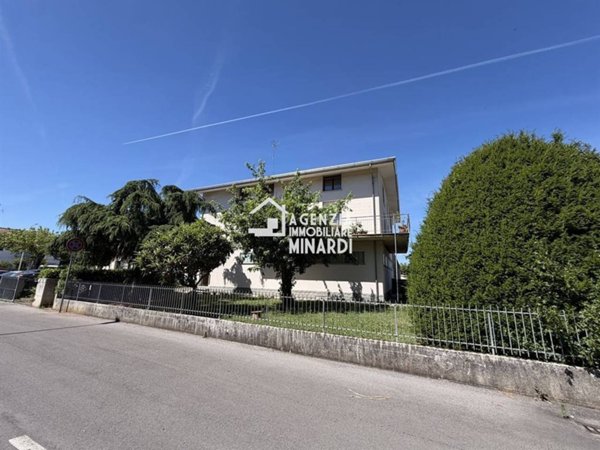 casa indipendente in vendita a Faenza in zona Granarolo