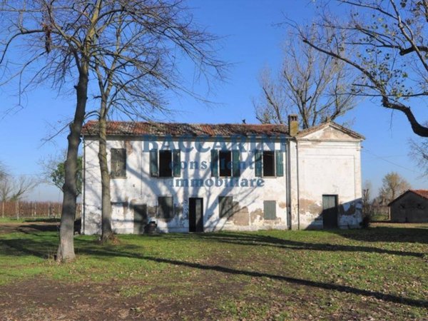 casa indipendente in vendita a Faenza in zona Cosina