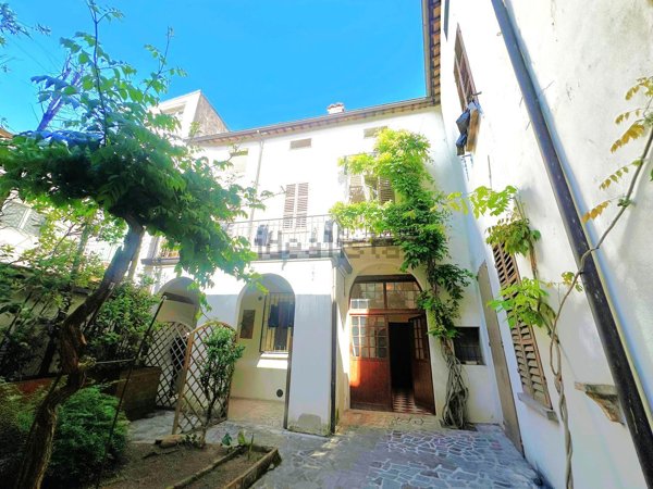 appartamento in vendita a Faenza in zona Centro Storico