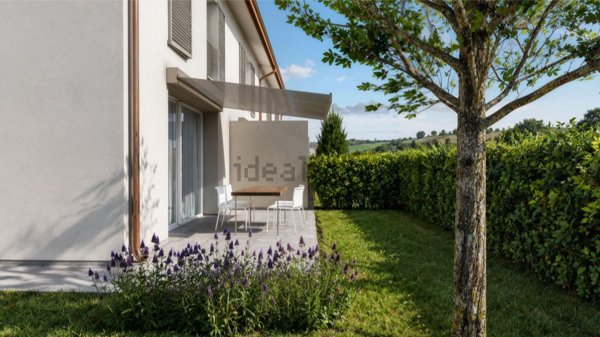 casa indipendente in vendita a Faenza in zona Santa Lucia