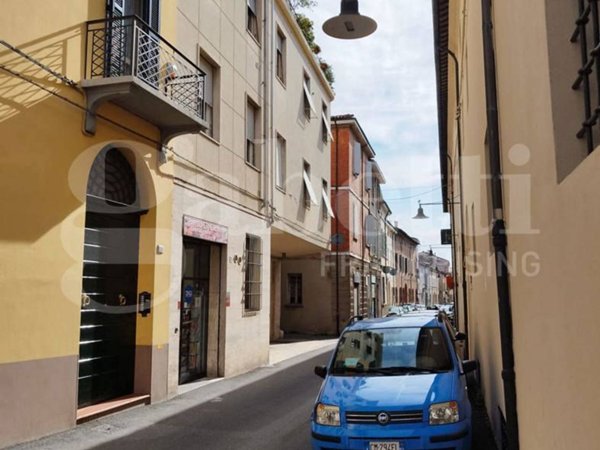 appartamento in vendita a Faenza in zona Centro Storico