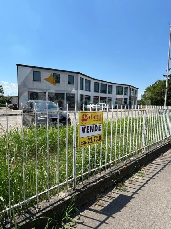 negozio in vendita a Faenza