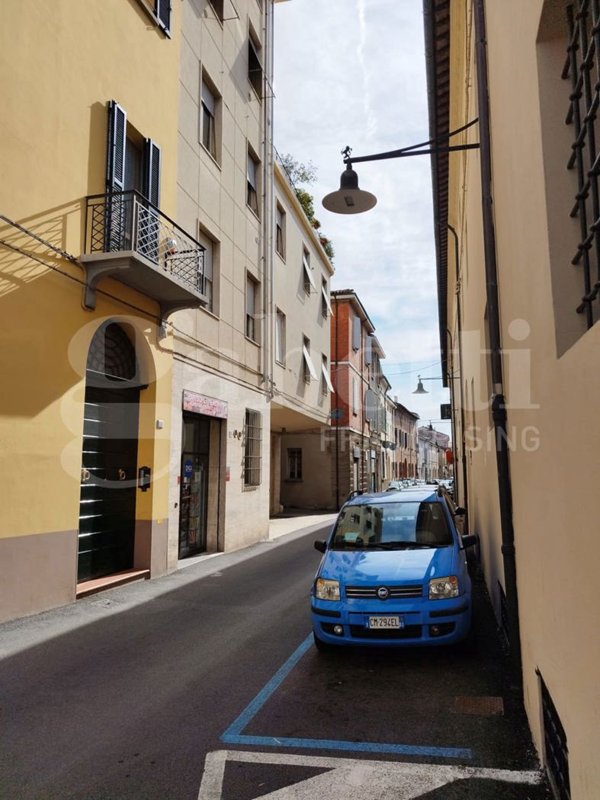 appartamento in vendita a Faenza in zona Centro Storico
