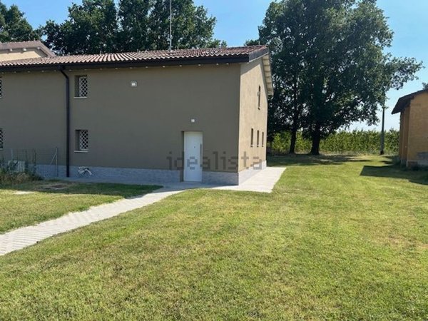 casa indipendente in vendita a Faenza in zona Cosina