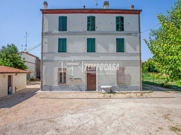 appartamento in vendita a Faenza in zona Centro Storico