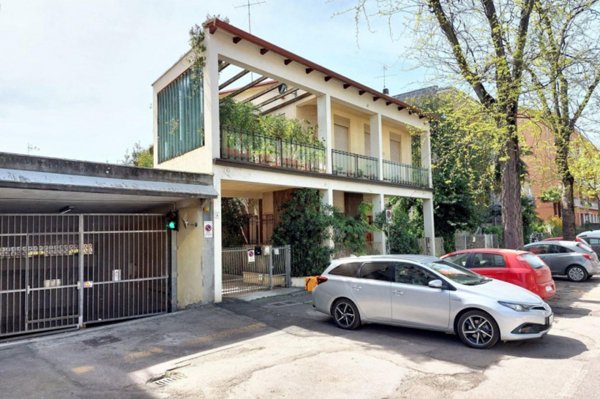 casa indipendente in vendita a Faenza in zona Centro Storico